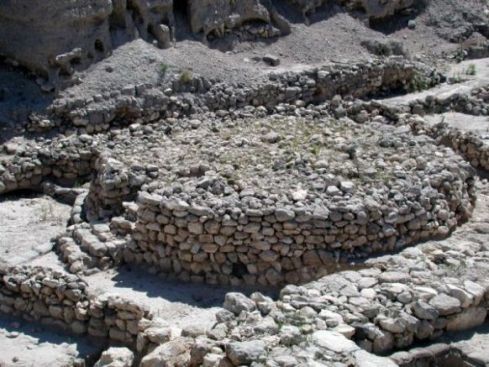 canaanite-altar-in-tel-megiddo.jpg