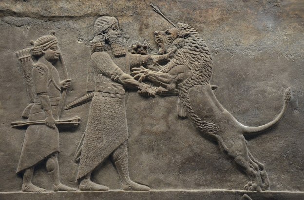 ashurbanipal-killing-a-lion