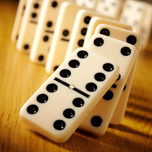 dominoes-game