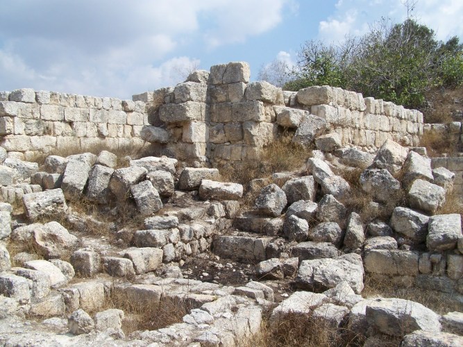 samaria-white-house-ruins