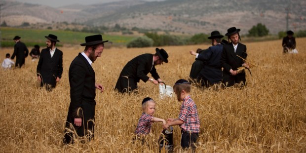 APTOPIX MIDEAST ISRAEL PALESTINIANS SHAVUOT