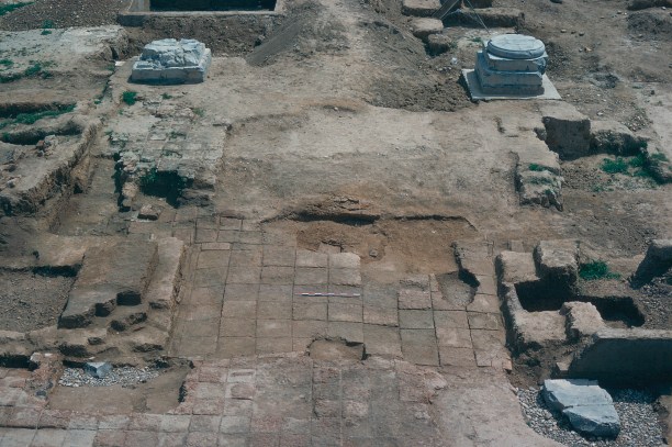susa-the-inscribed-column-bases-of-the-darius-gate